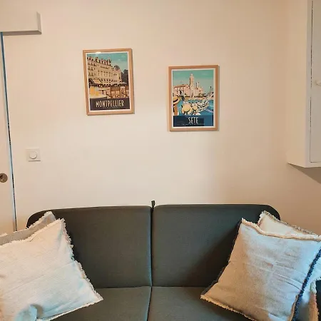 Appartement Barnabe : Nid Douillet Perche En Plein Centre Historique.