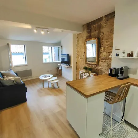Barnabe : Nid Douillet Perche En Plein Centre Historique. Apartment