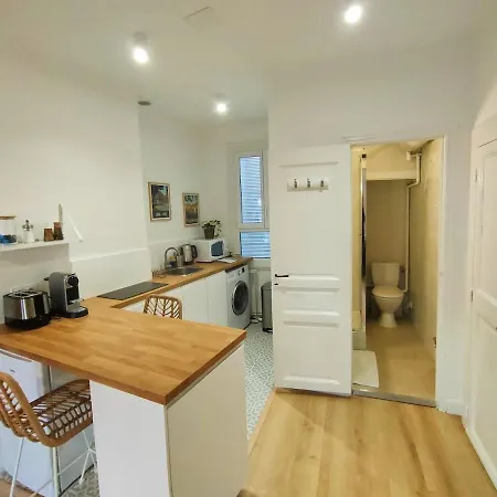 Barnabe : Nid Douillet Perche En Plein Centre Historique. Appartement *